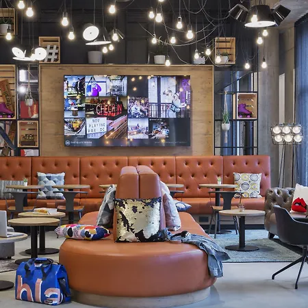 Hotel Moxy South 4*