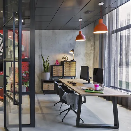 Hotel Moxy South 4*