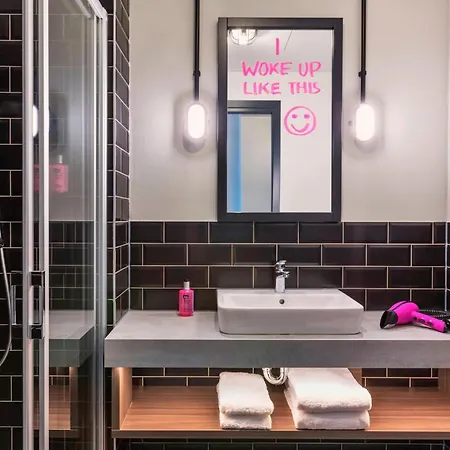 Moxy South Ξενοδοχείο 3*