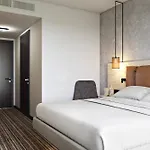 Otel Moxy South 4*