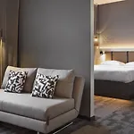 Otel Moxy South