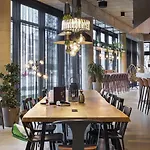 Moxy South