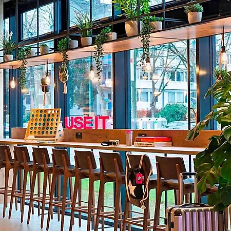 Moxy South Otel Düsseldorf