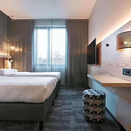 Moxy South Otel