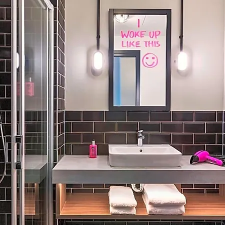 Otel Moxy South