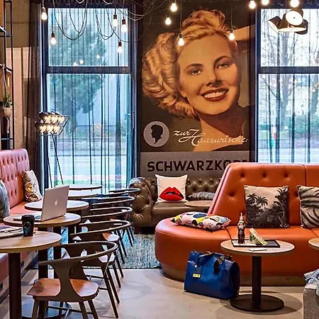 Moxy South Otel Düsseldorf