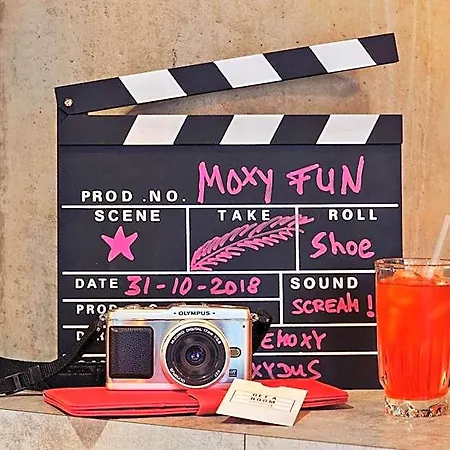 Moxy South Otel