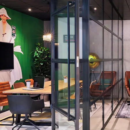 Moxy South Otel
