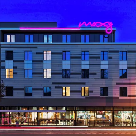 Moxy South Otel 4*
