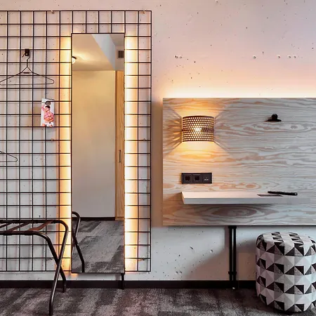 Moxy South Otel Düsseldorf