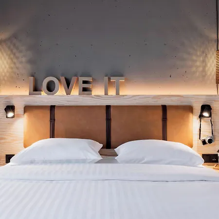 Otel Moxy South