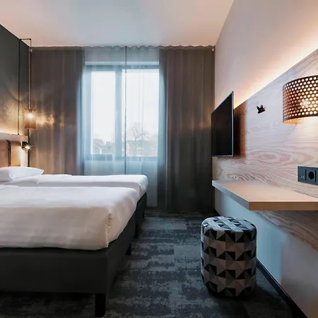 Moxy South Otel