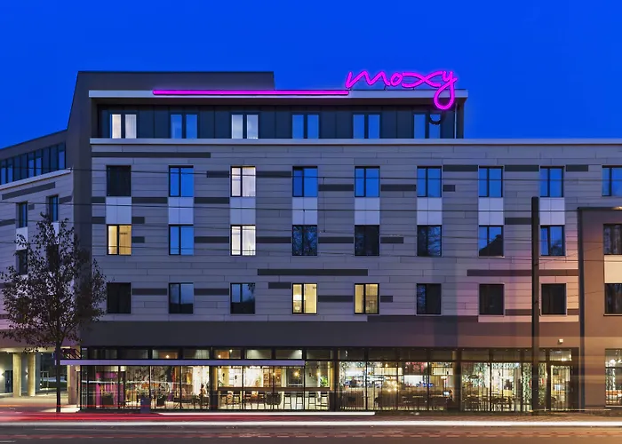 Hotel Moxy South 3*