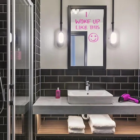 Ξενοδοχείο Moxy South 4*