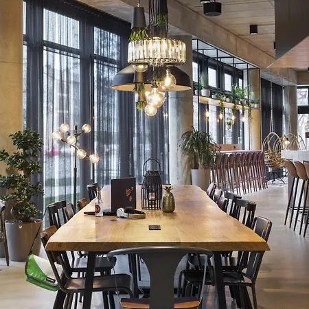 Moxy South