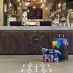 ホテル Moxy South 4*